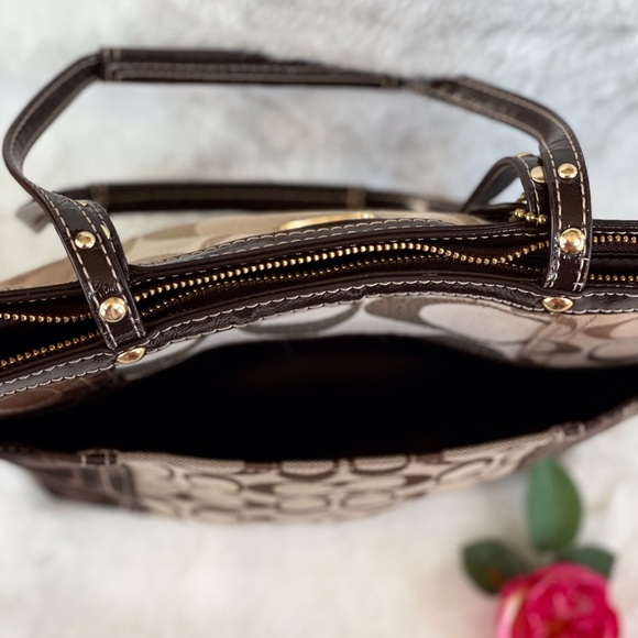 COACH LEGACY SIGNATURE PATCHWORK TOTE Amazing Condition Brown, Tan , & Cream. - Picture 6 of 12